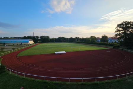 Sportplatz mit Halle Gymnasium Kyritz